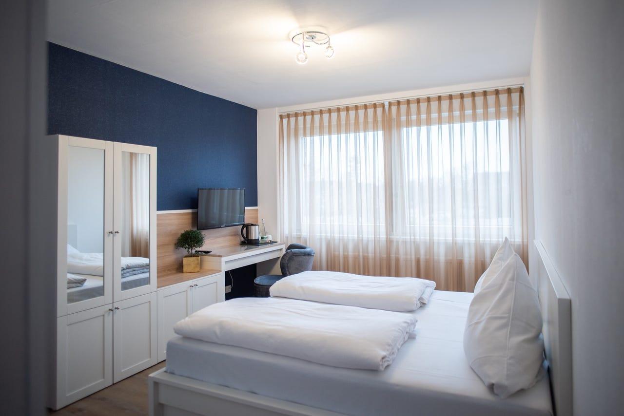Hotel Leo Eggenstein-Leopoldshafen Buitenkant foto